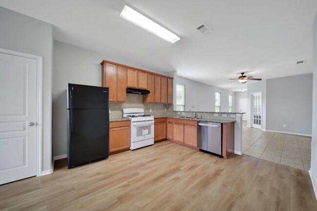 Building Photo - 2722 Skyview Silver Dr