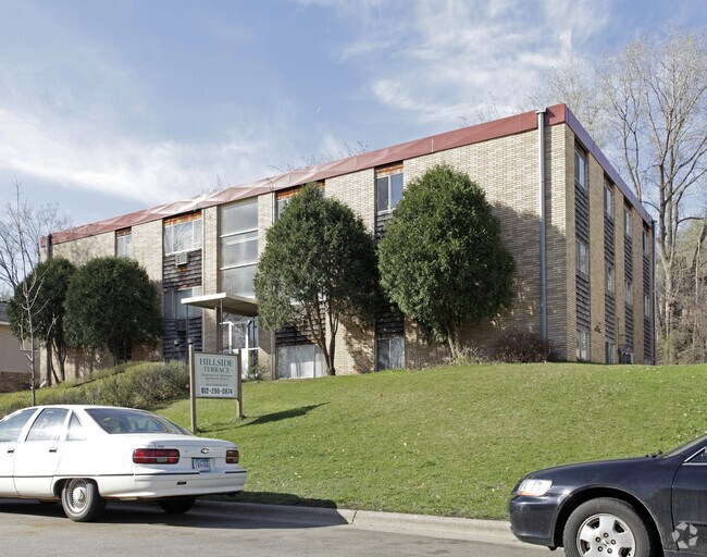 1555 Willis Ave 1555 Willis Ave South Saint Paul MN 55075 Apartment