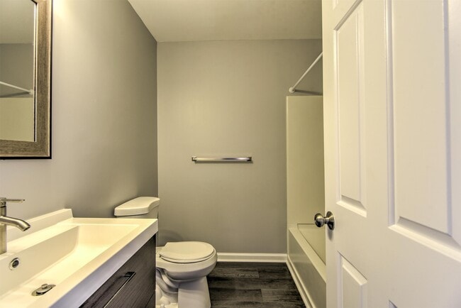Building Photo - 3279 Westdale Ct
