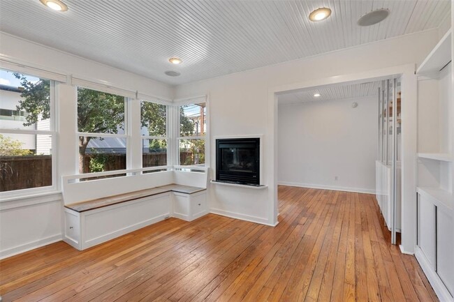 Building Photo - 1800 Waterston Ave