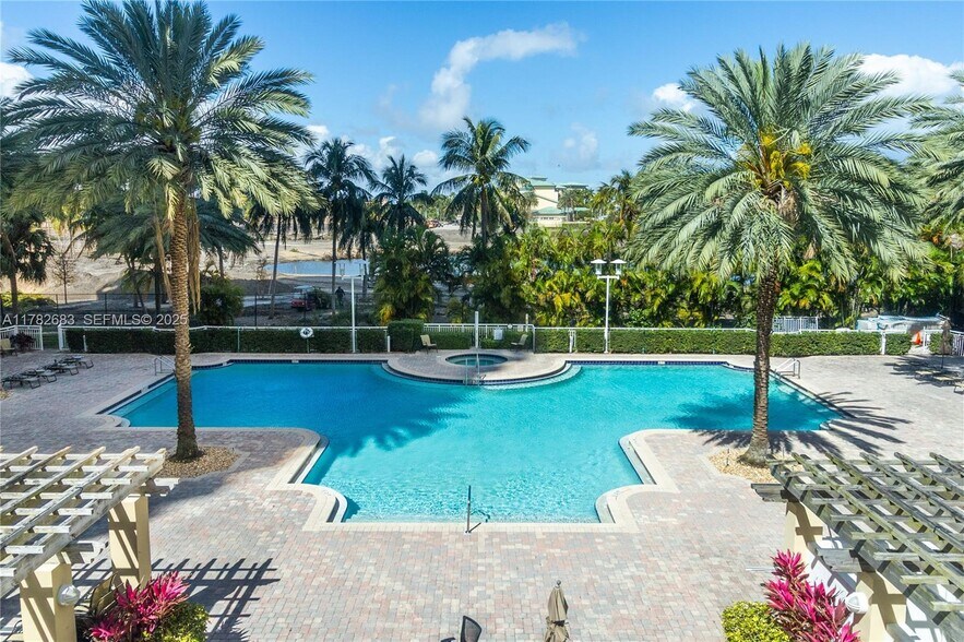 Building Photo - 1745 E Hallandale Beach Blvd