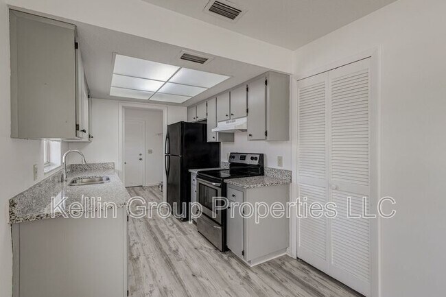 Building Photo - 401 Big Cedar Way