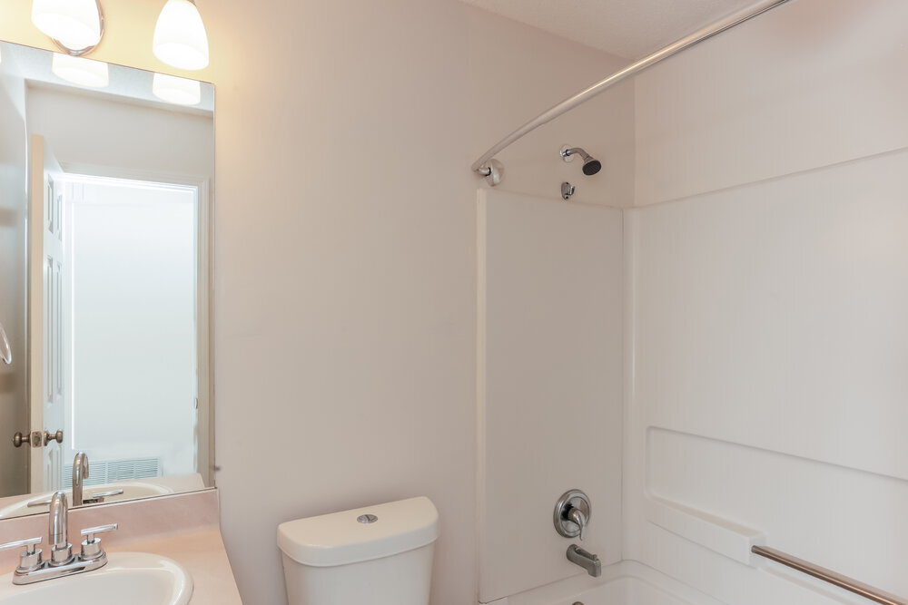 Building Photo - 5987 Graywood Cir SE