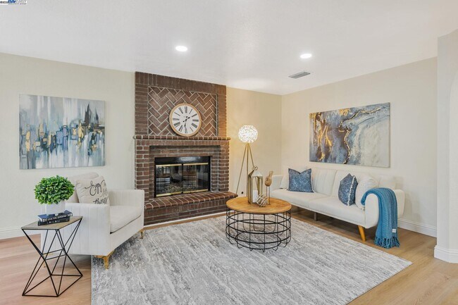 Building Photo - 124 Birchbark Pl