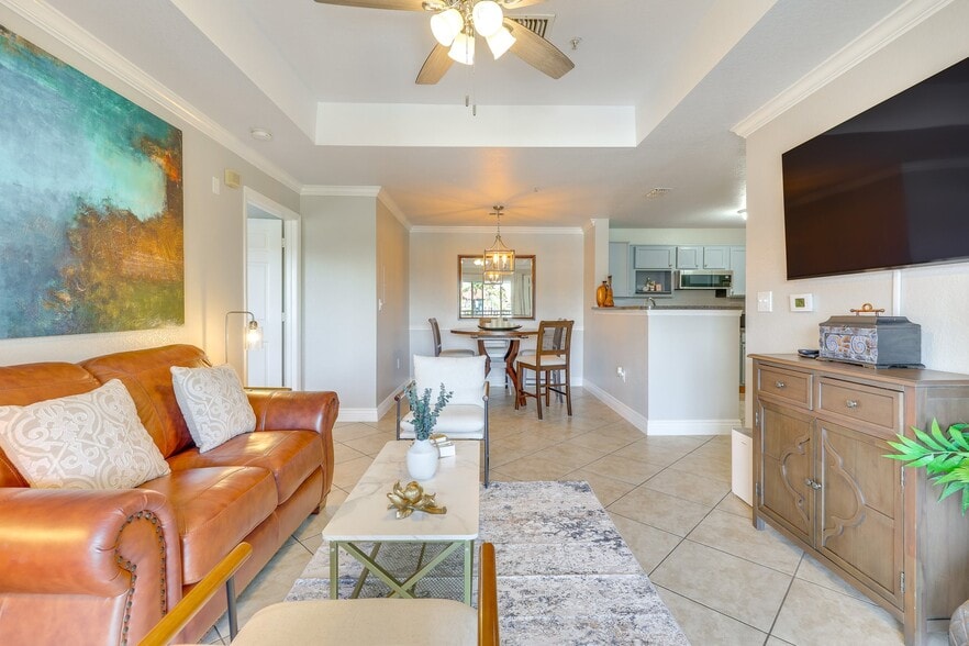 Building Photo - 3725 Castle Pines Ln