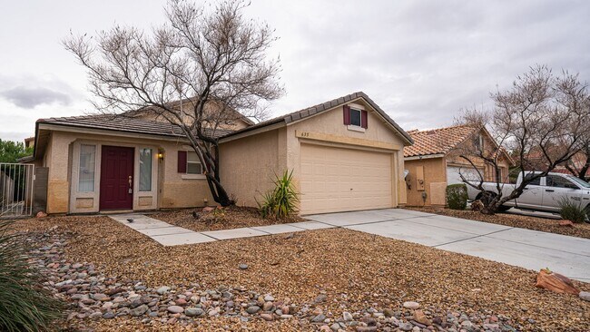 Building Photo - Beautiful Single Story Home with New Floor...