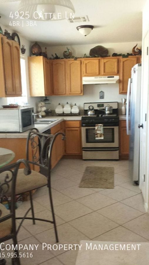 Building Photo - 4925 Cattle Ln