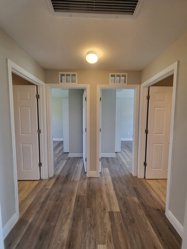 Building Photo - 9020 S Indio Cir
