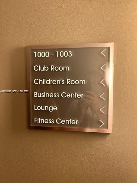 Building Photo - 950 Brickell Bay Dr