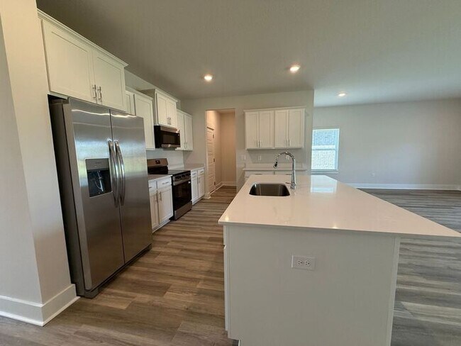 Building Photo - Gulf Breeze - Deer Ridge Crossing - 4 bedroom, 2.5 bathroom - New Construction
