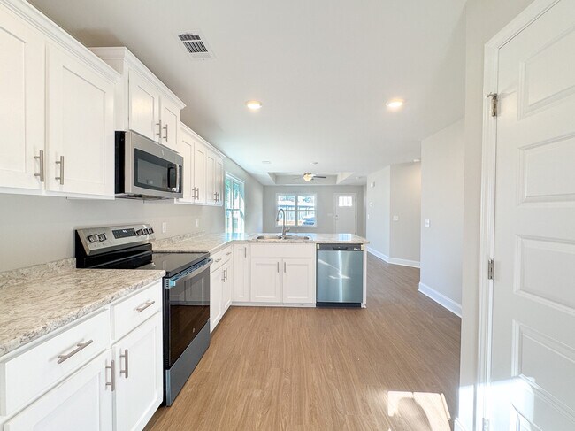 Building Photo - 113 Zetterower Rd