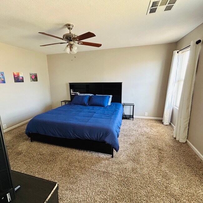 Building Photo - 718 Pine Lodge Dr