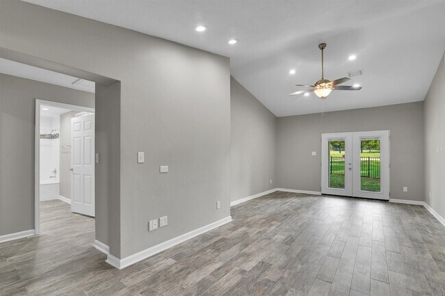 Building Photo - 3539 Balboa Cir