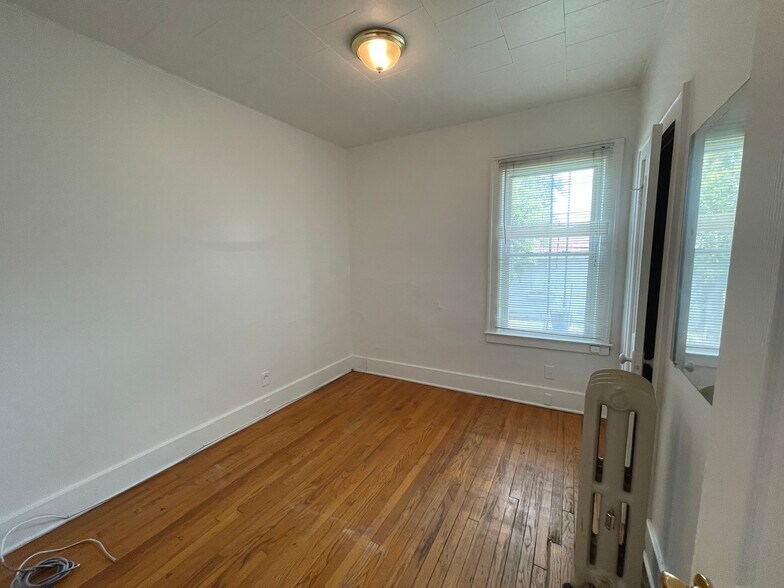 Building Photo - 12080 Saint Aubin St