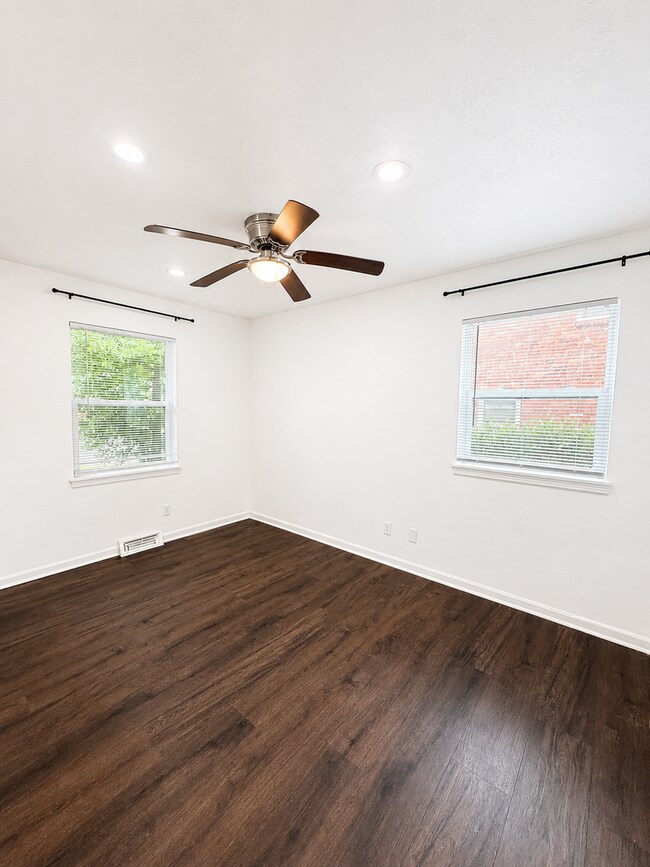 Building Photo - Charming 3-Bedroom Home in the Heart of Clarksville!