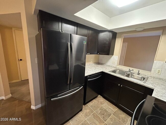 Building Photo - 512 W Malibu Dr