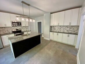 Building Photo - 3 Elliott Rd