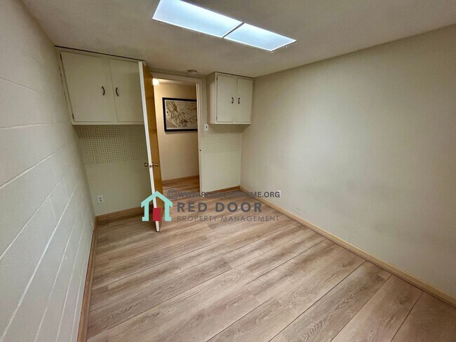 Building Photo - 3115 8th Ave N