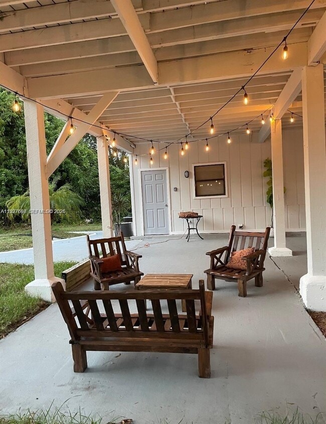 Building Photo - 1866 9th Pl