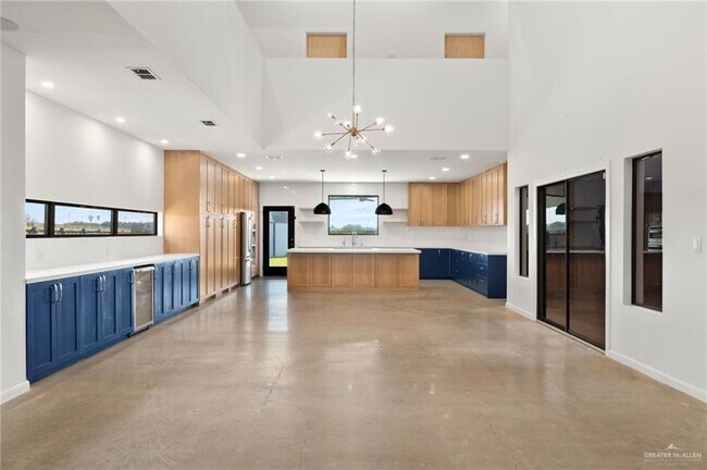 Building Photo - 35 Silverton Cir