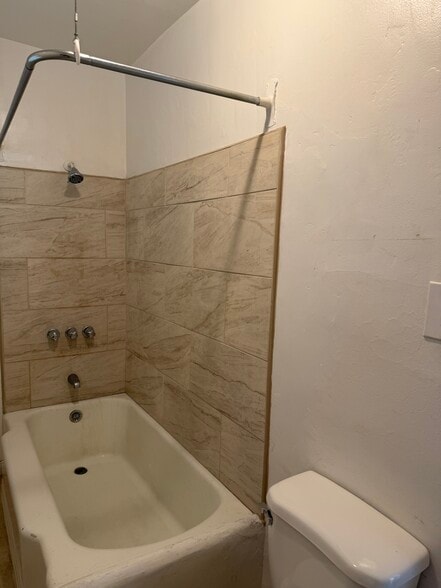 Bathroom - 10530 Hillhaven Ave