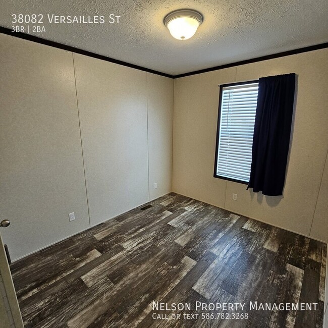 Building Photo - 3-bedroom, 2-bathroom, 960 square feet of ...