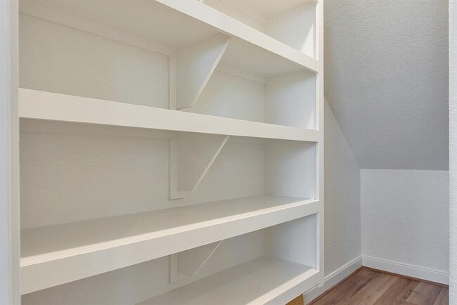 Building Photo - 9814 Magnolia Village Ln