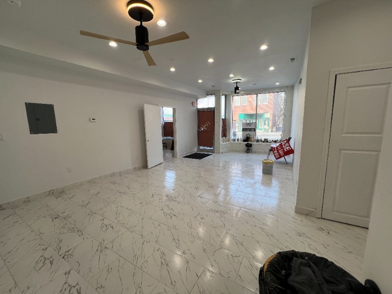 Building Photo - 7935 Ogden Ave