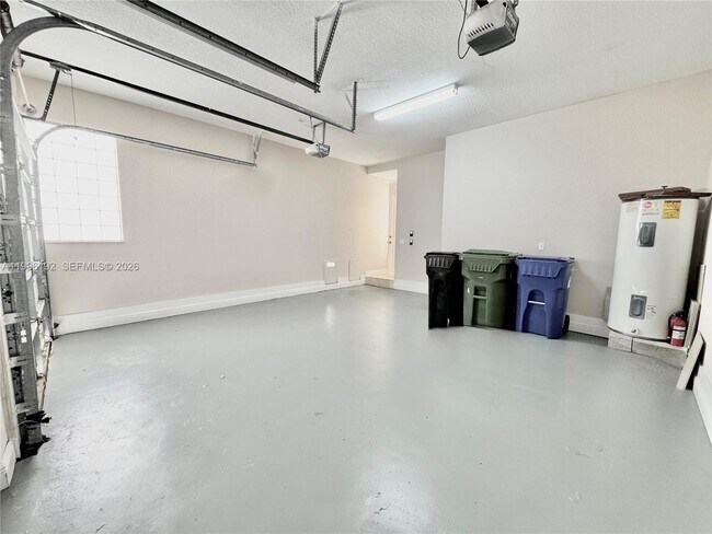 Building Photo - 504 SW 4th Ave