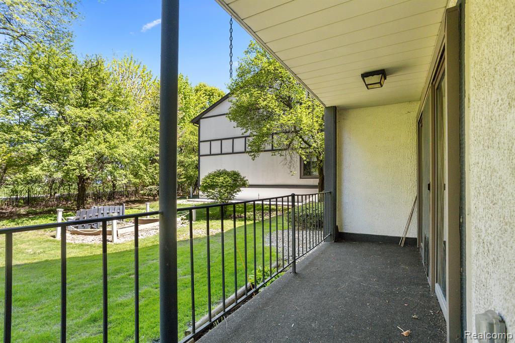 Balcony - 42160 Woodward Ave