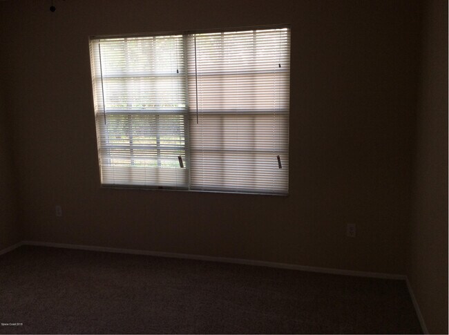 Building Photo - 706 Davidson St SE