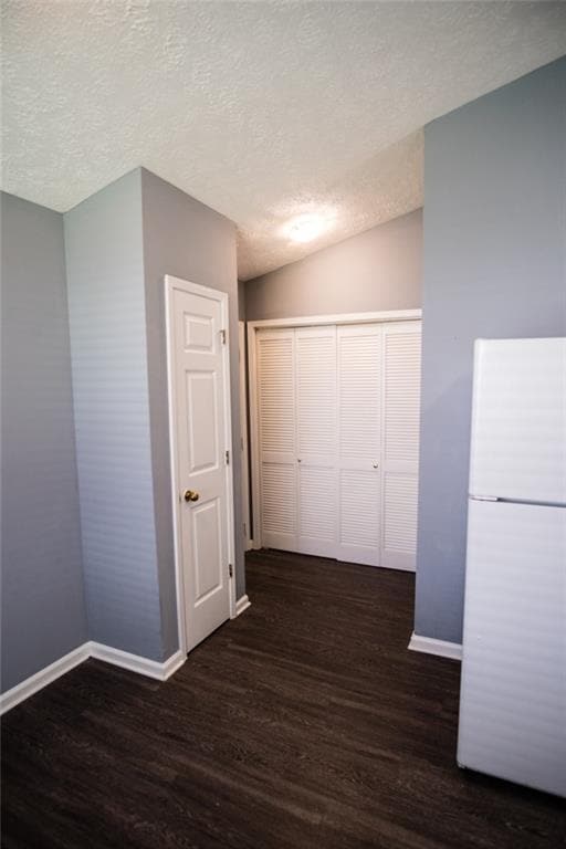 Building Photo - 4885 Streamside Dr