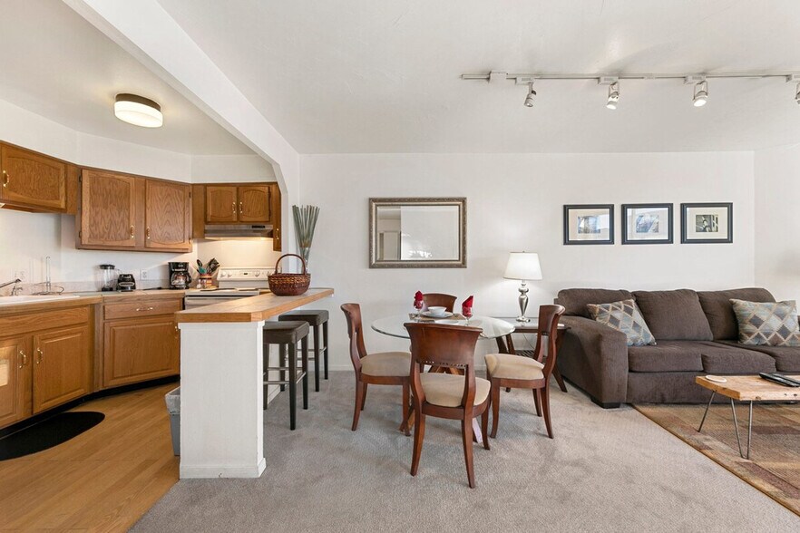 Building Photo - 1675 Larimer St