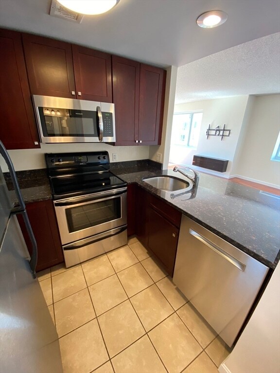 Building Photo - 8 Museum Way