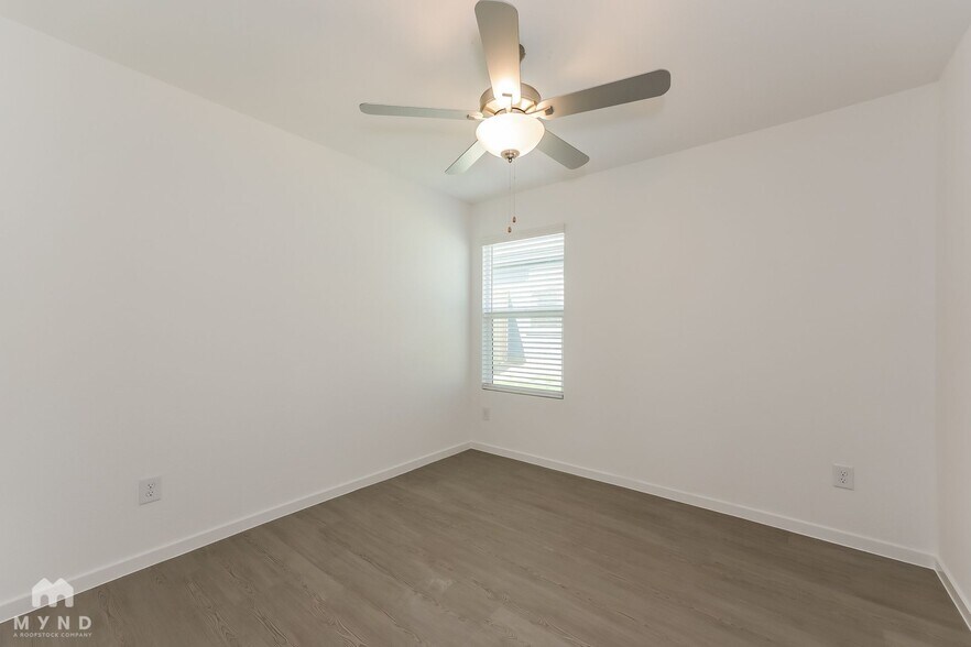Building Photo - 2720 River Knl Ln