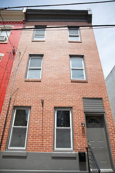 Building Photo - 1723 Monument St