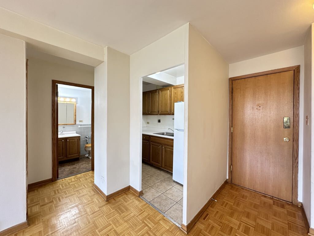 Building Photo - 4180 N Marine Dr