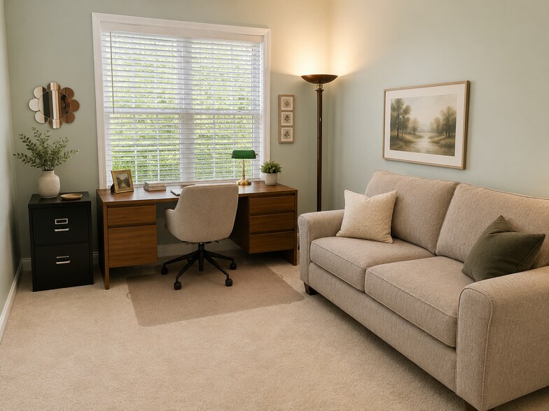 Guest Room/Office - 13 Morgan Dr