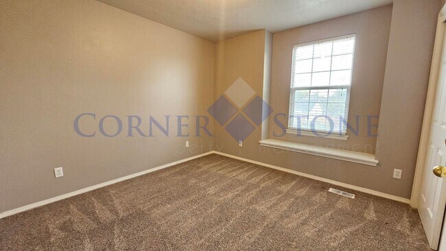 Building Photo - Beautiful Home with Separate Office/Bonus Room!