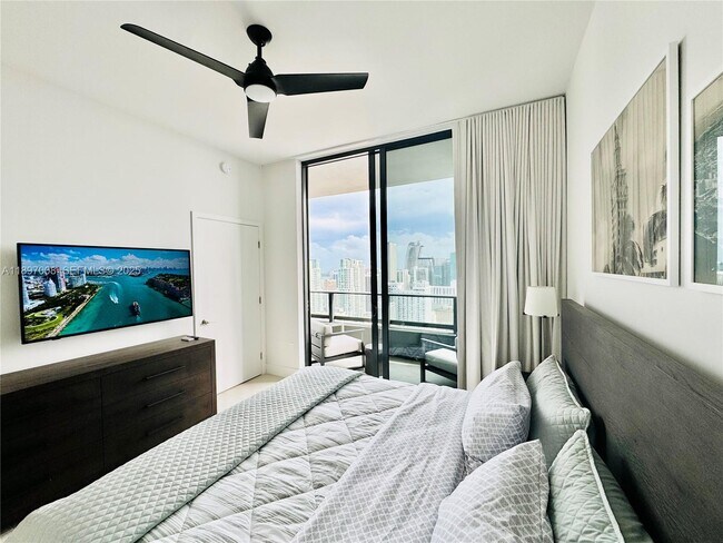 Building Photo - 159 NE 6th St