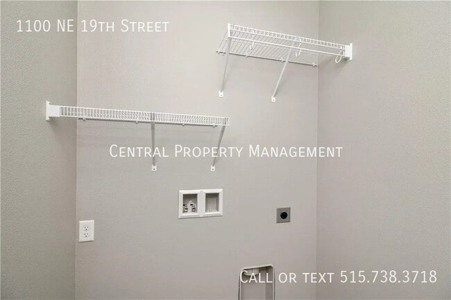 Building Photo - 1100 NE 19th St