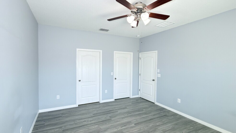 Building Photo - 4093 Shade Tree Ln