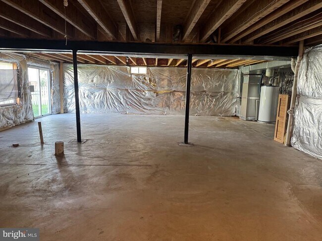 Building Photo - 9719 Inkwood Dr
