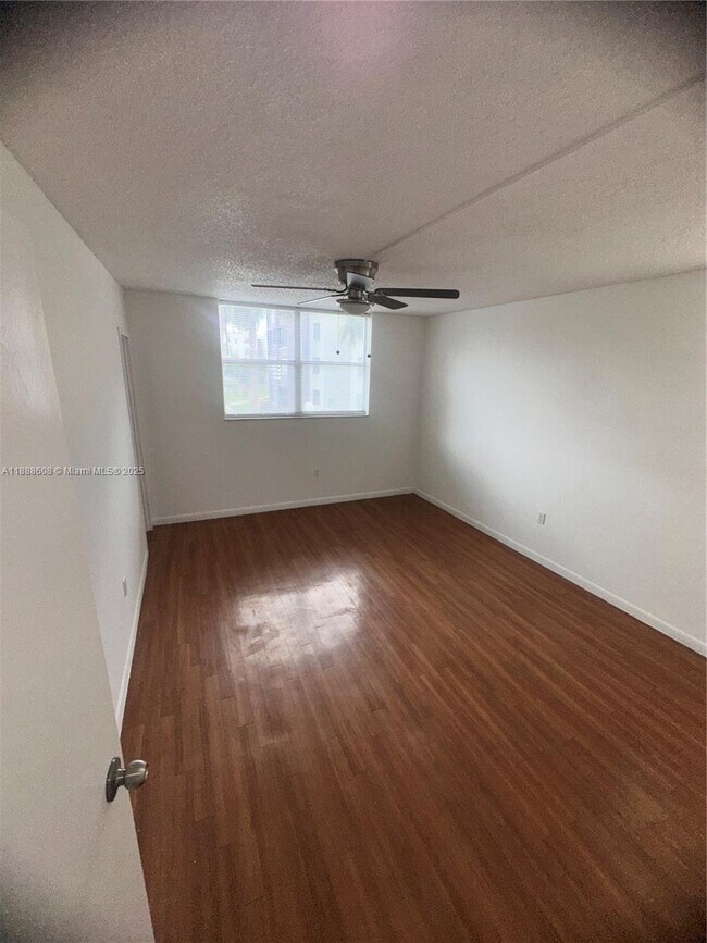 Building Photo - 1800 SW 81st Ave