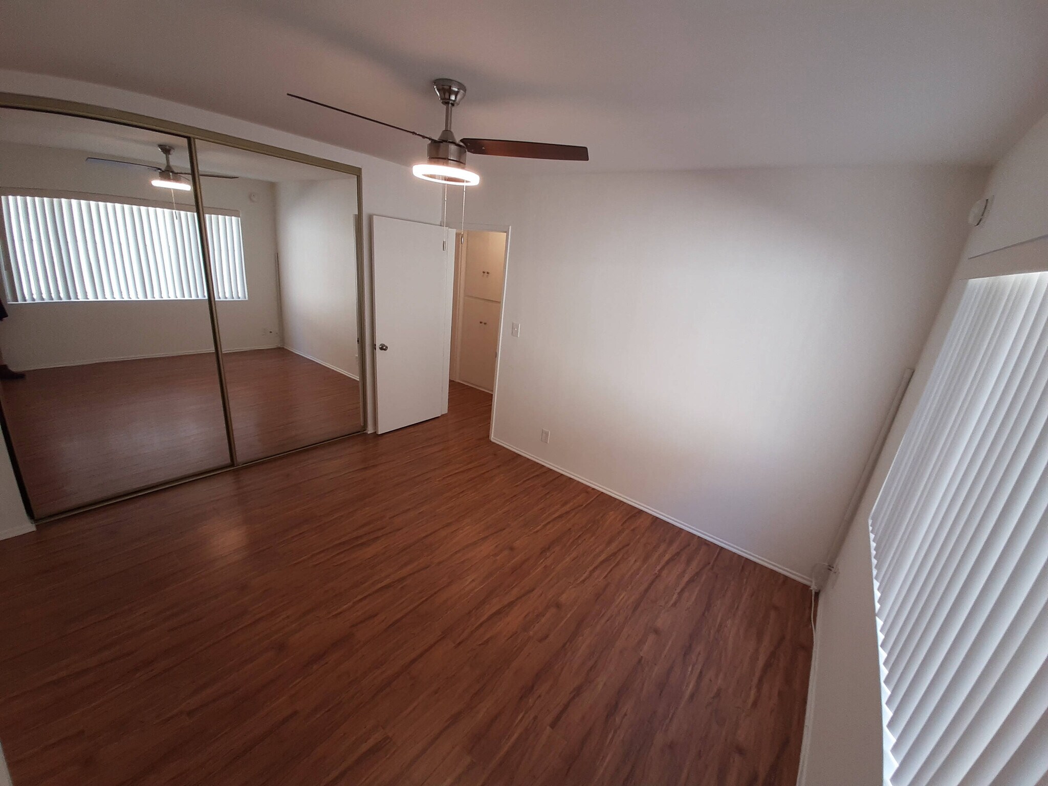 Building Photo - 14804 Dickens St