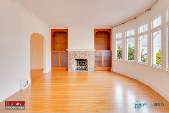 Building Photo - Marina: Immaculate Flat w/ 2 Bedrooms + Su...