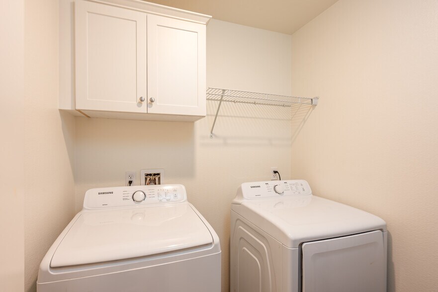 Building Photo - 30937 Viper Ct