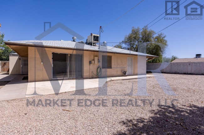 Building Photo - 3Bed/2Bath House at 19th Ave/Camelback! Move-In Ready on 06/11/2026! -- NO HOA! CORNER LOT!