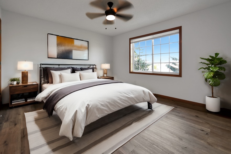 Building Photo - 17397 Glacier Way