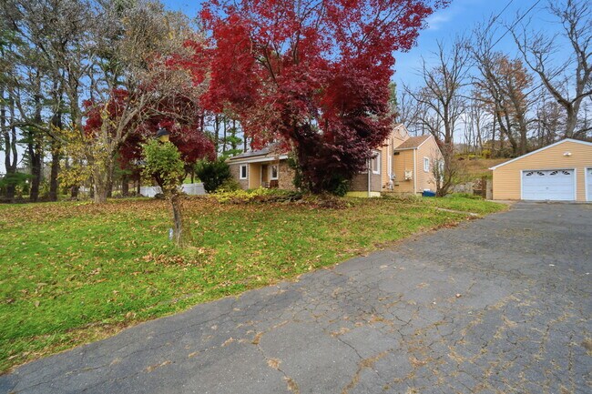 Building Photo - 1108 New Britain Ave